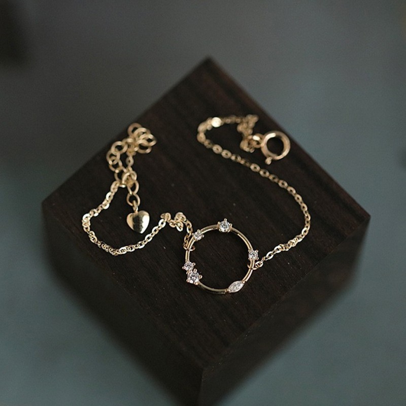 Elegant and Minimalist Fine Bracelet 