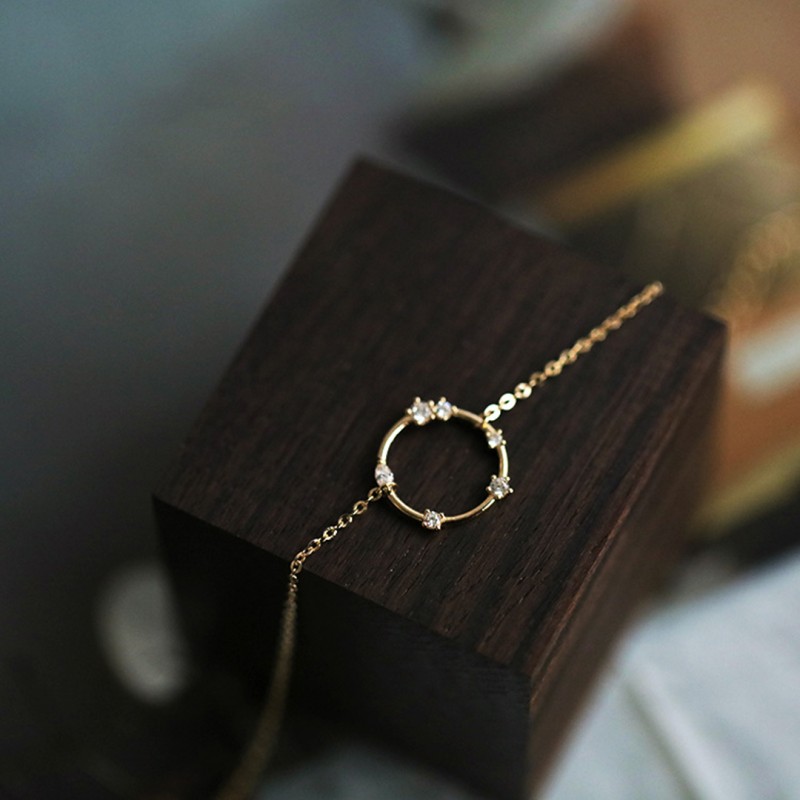 Elegant and Minimalist Fine Bracelet 