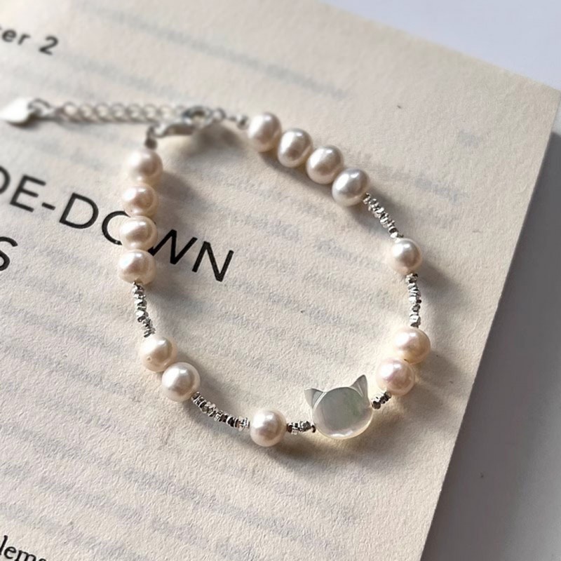 White Mother of Pearl Cat-shaped Freshwater Pearl Bracelet