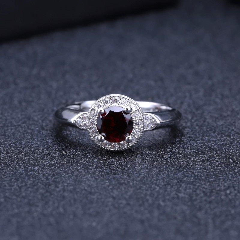 Natural Garnet Ring with Light Luxury Fashion 