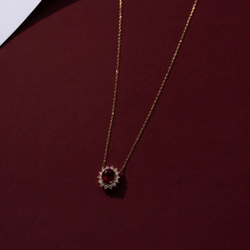 Vintage Minimalist Necklace with Garnet