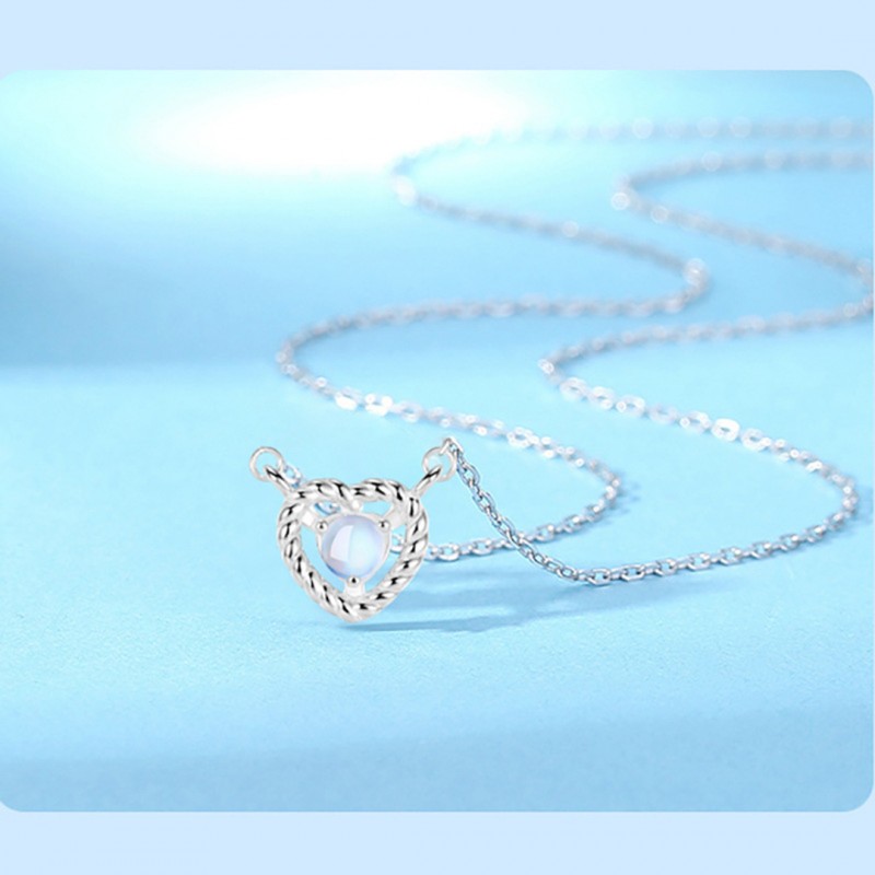 Versatile Fashionable Heart-shaped Moonstone Collarbone Necklace