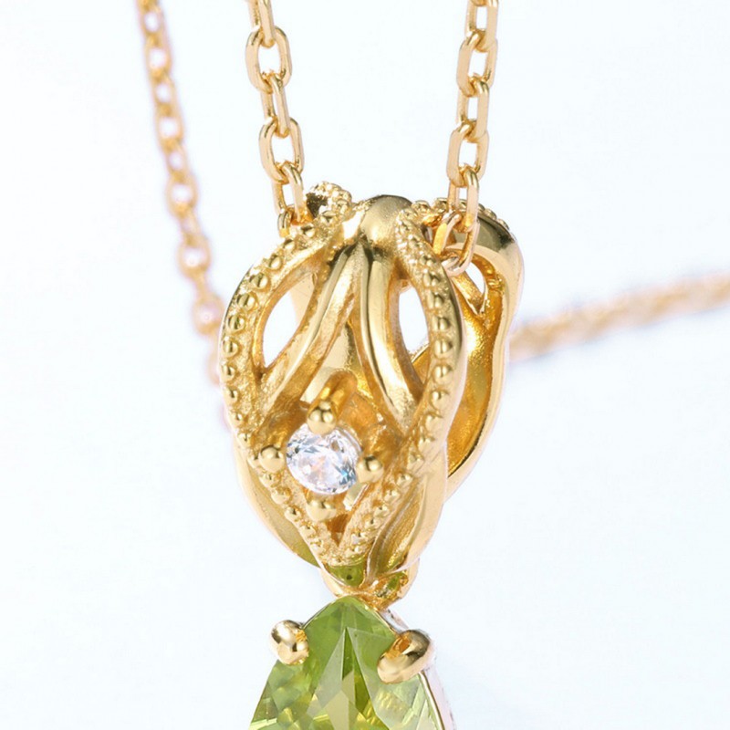 Vintage Hollow Water Drop Olivine Pendant Clavicle Chain 