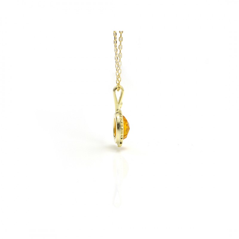 Chamomile Flower and Gradient Yellow Sapphire Necklace 