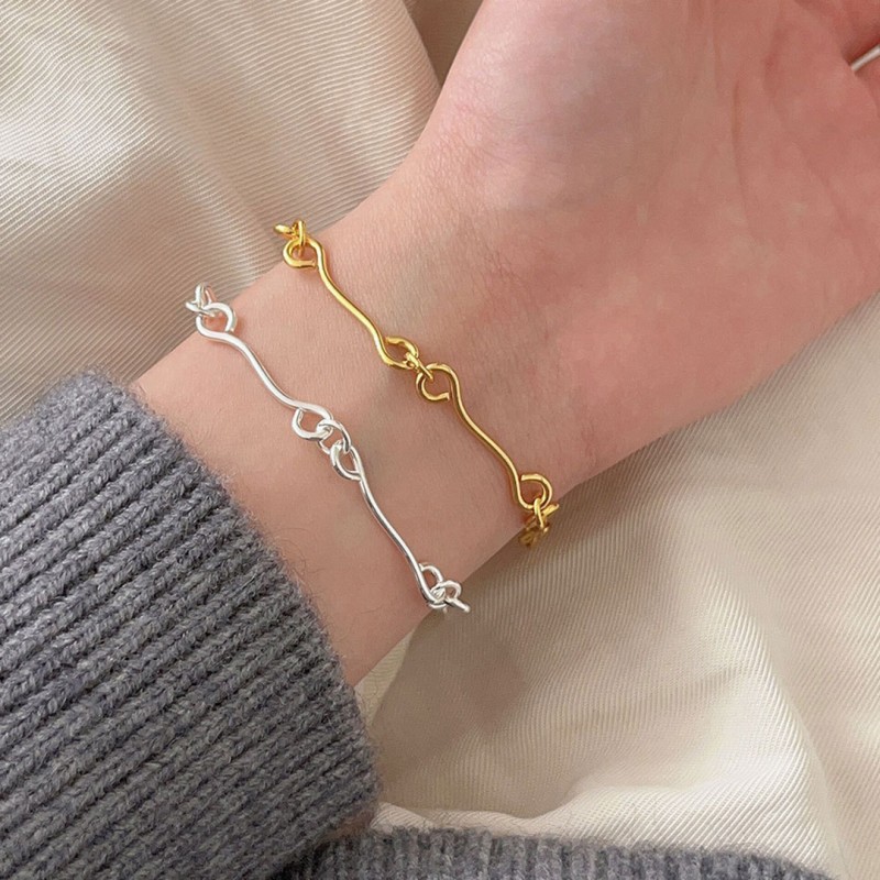 Gold Clasp Bracelet - Minimalist and Stylish