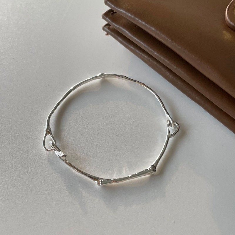 Minimalist Irregular Silver Clasp Bracelet 