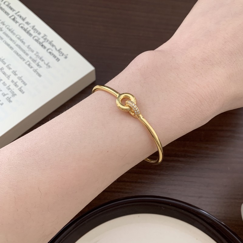 Simple and Elegant Interlocking Open Cuff Bangle 