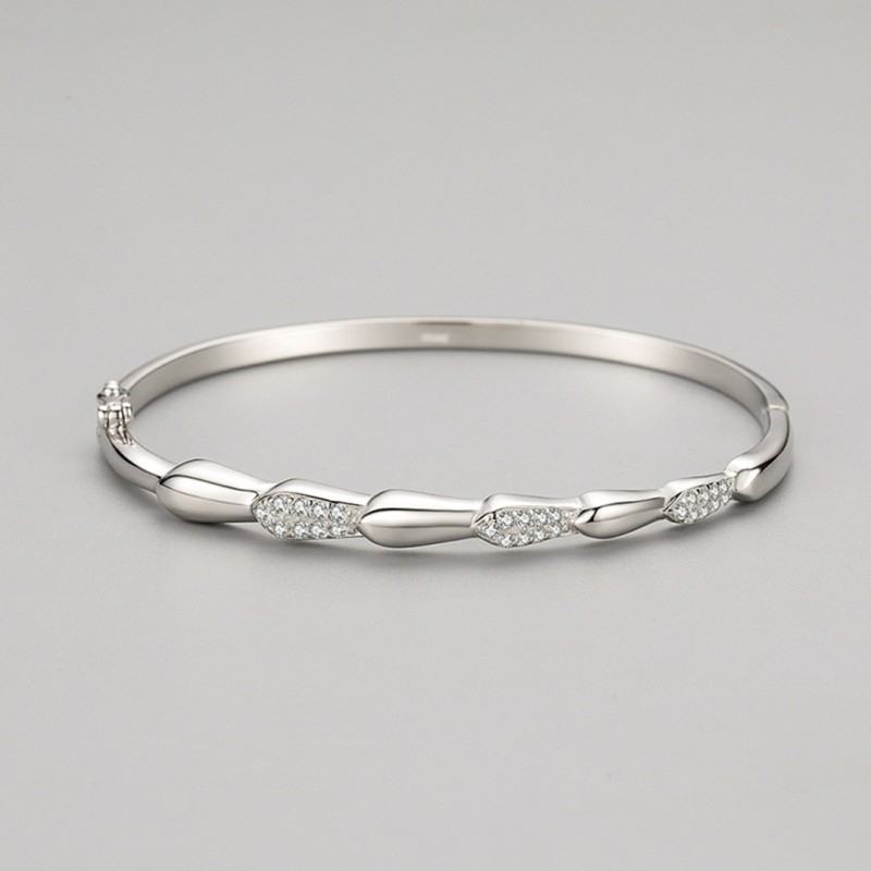 Personalized and Fashionable Bangle with Diamond Inlays