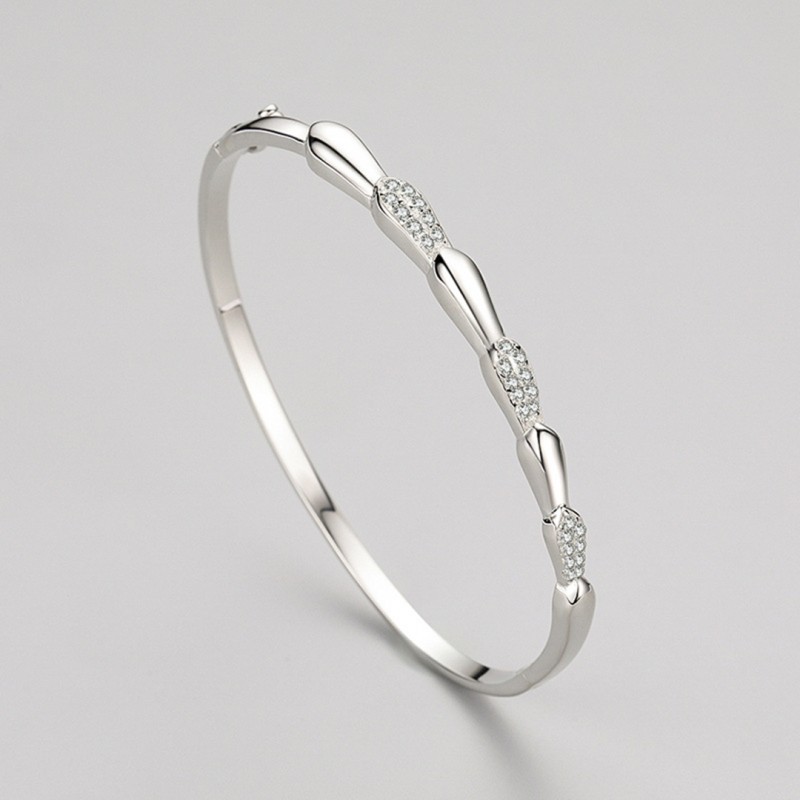 Personalized and Fashionable Bangle with Diamond Inlays