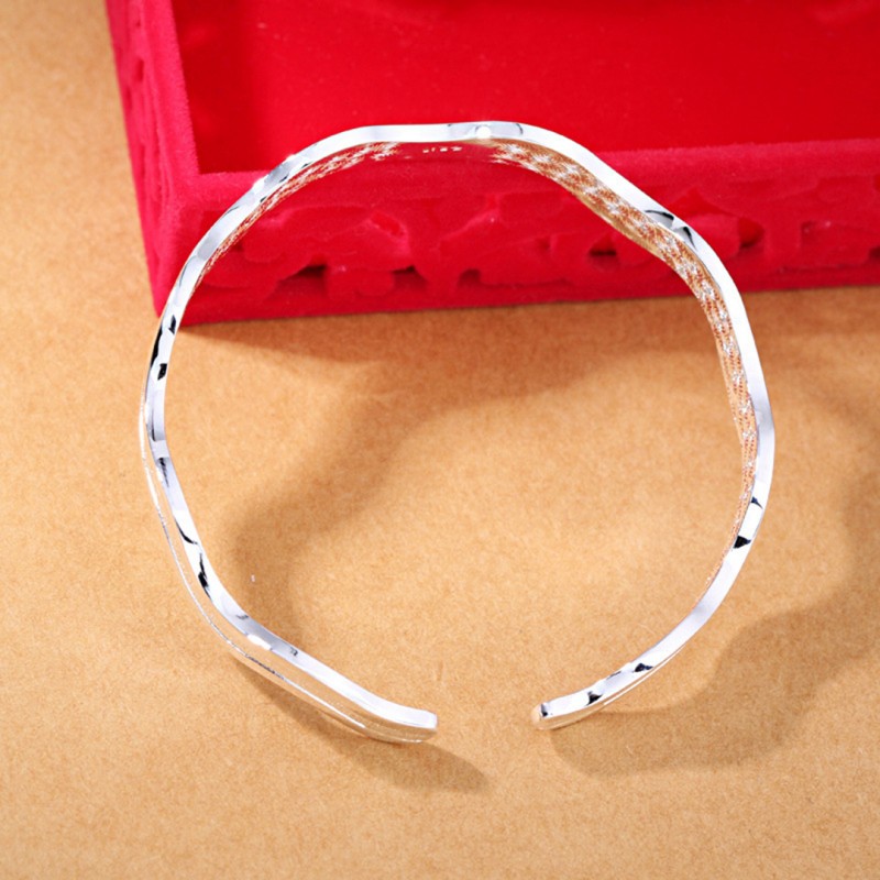 Fashion Simple Frosted Water Wave Bangle