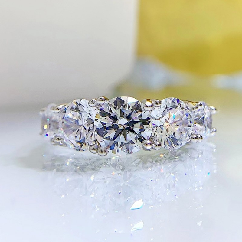 Minimalist Five-Star Radiance Ring for Luxurious Engagement