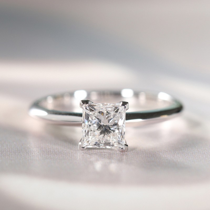 Elegant Princess-Cut Diamond Engagement Ring 