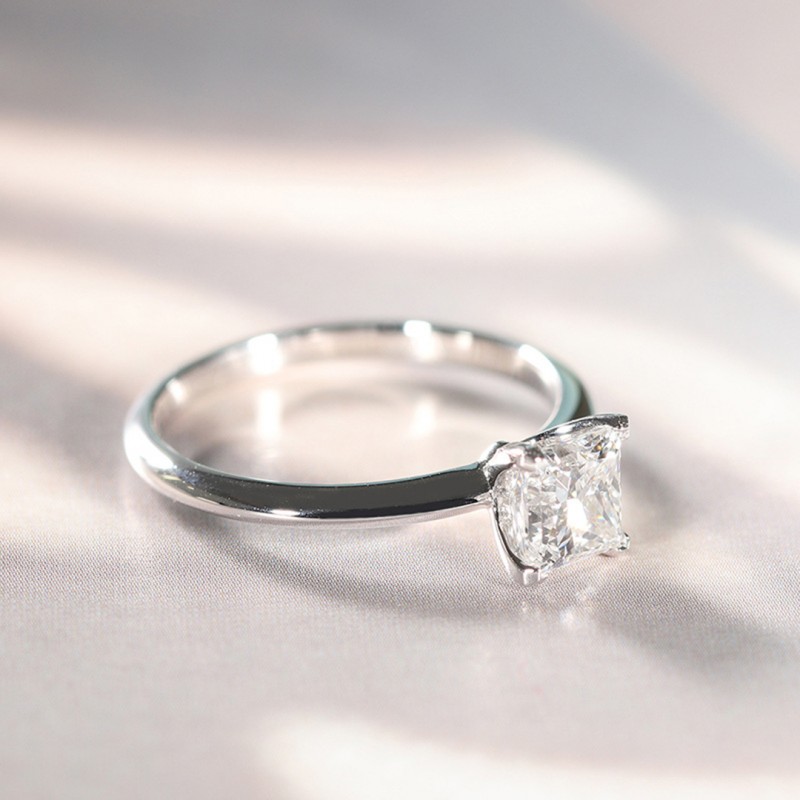 Elegant Princess-Cut Diamond Engagement Ring 