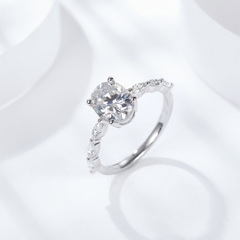 Elegant Engagement Ring with Oval Moissanite Stone