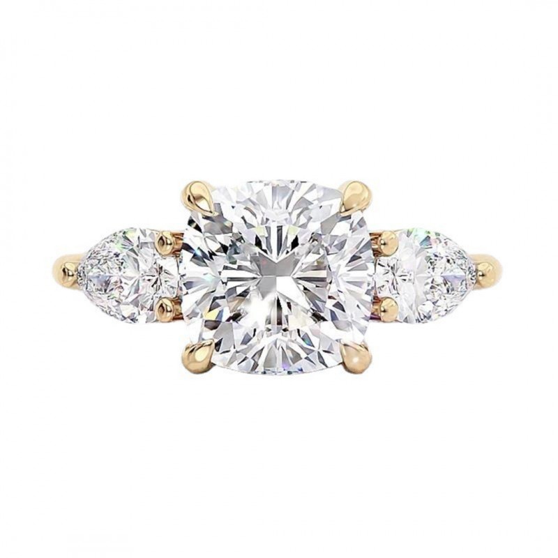 Pillow-cut Three-stone Engagement Ring Luxurious and Elegant High-carbon Diamond