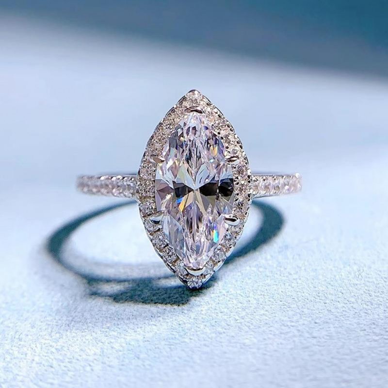 Horse-eye-shaped High-carbon Diamond Engagement Ring 