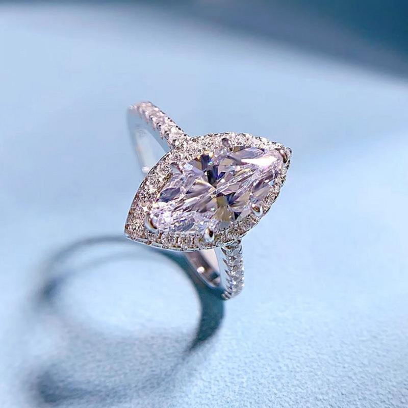 Horse-eye-shaped High-carbon Diamond Engagement Ring 