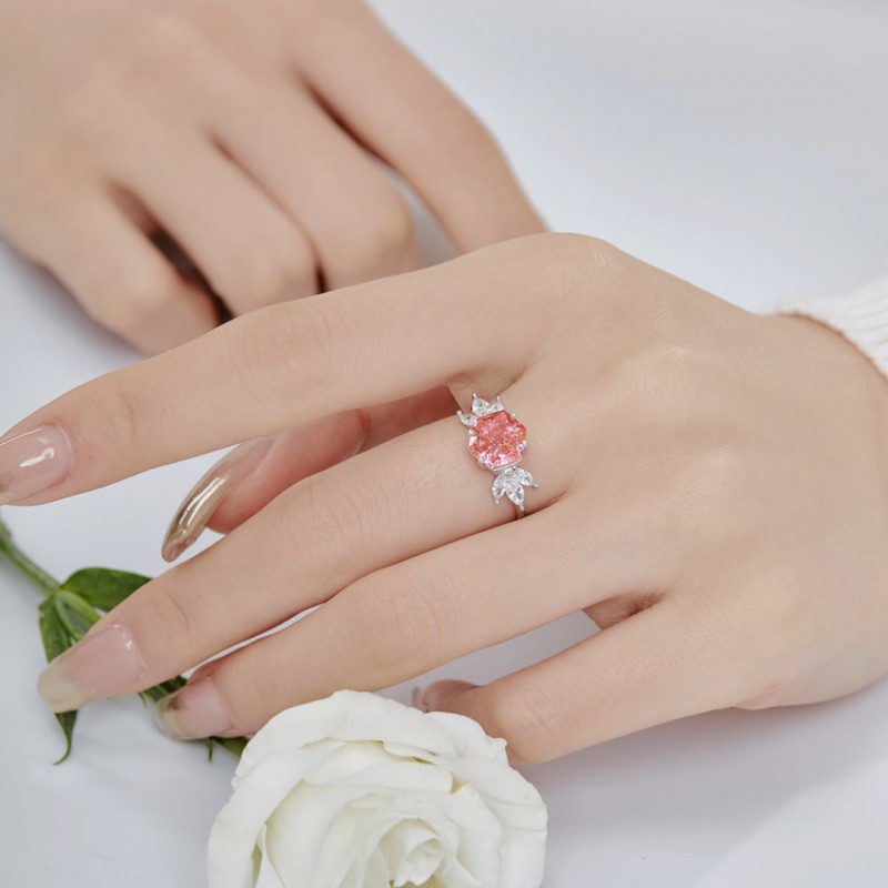 Female 8A Ice Flower Cut High Luxury Design Wedding Ring 