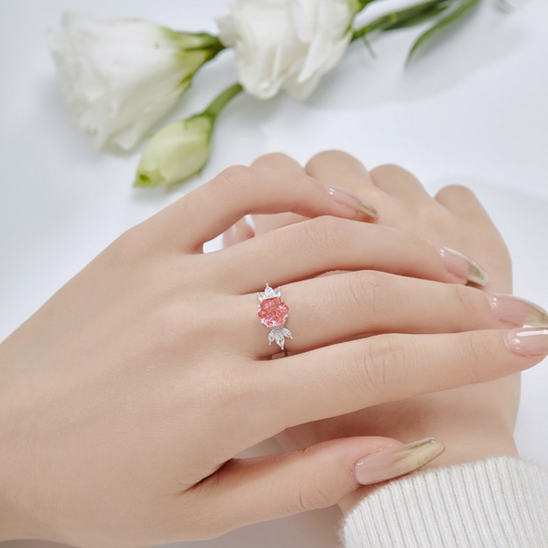 Female 8A Ice Flower Cut High Luxury Design Wedding Ring 