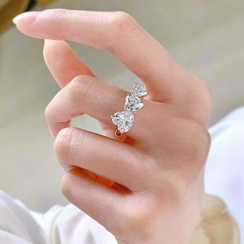 Heart-shaped Diamond Three-Life Stone Engagement Ring