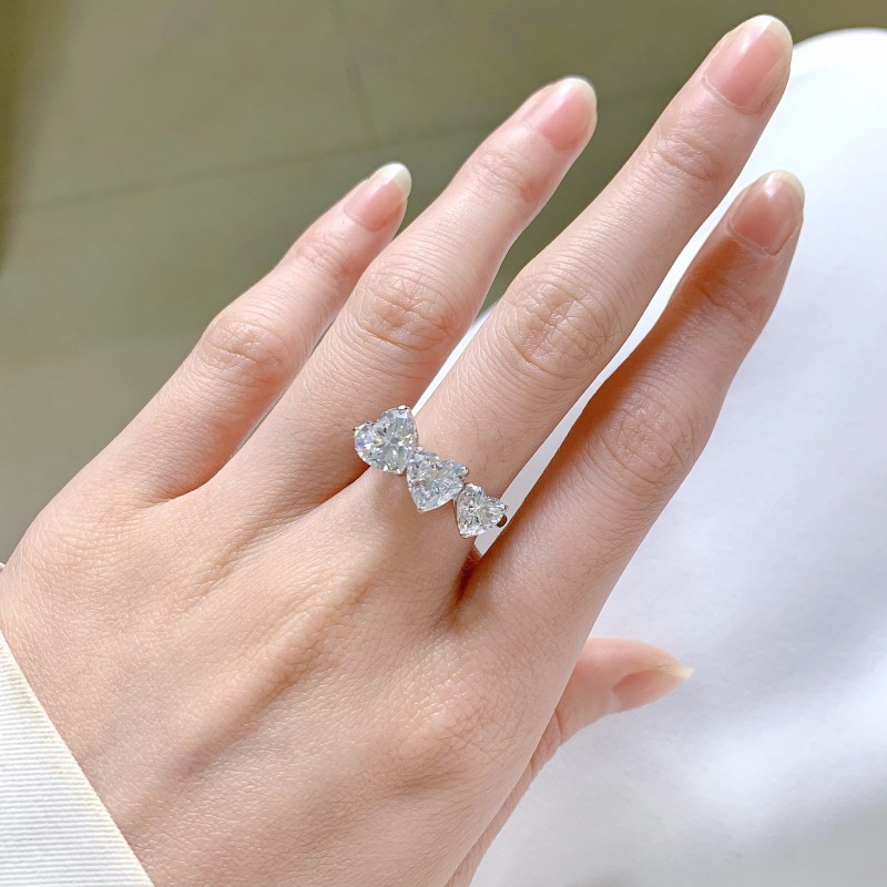 Heart-shaped Diamond Three-Life Stone Engagement Ring