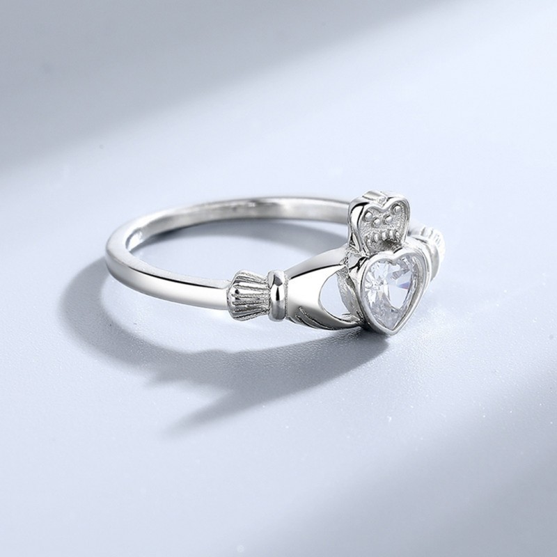 Eight-shaped Cubic Zirconia Engagement Ring