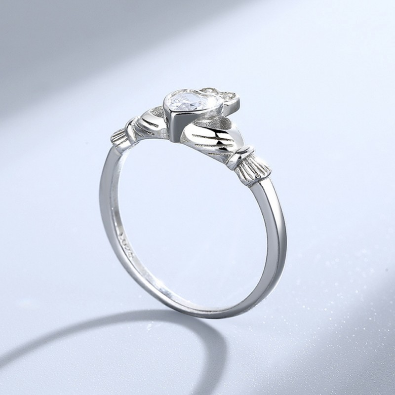 Eight-shaped Cubic Zirconia Engagement Ring