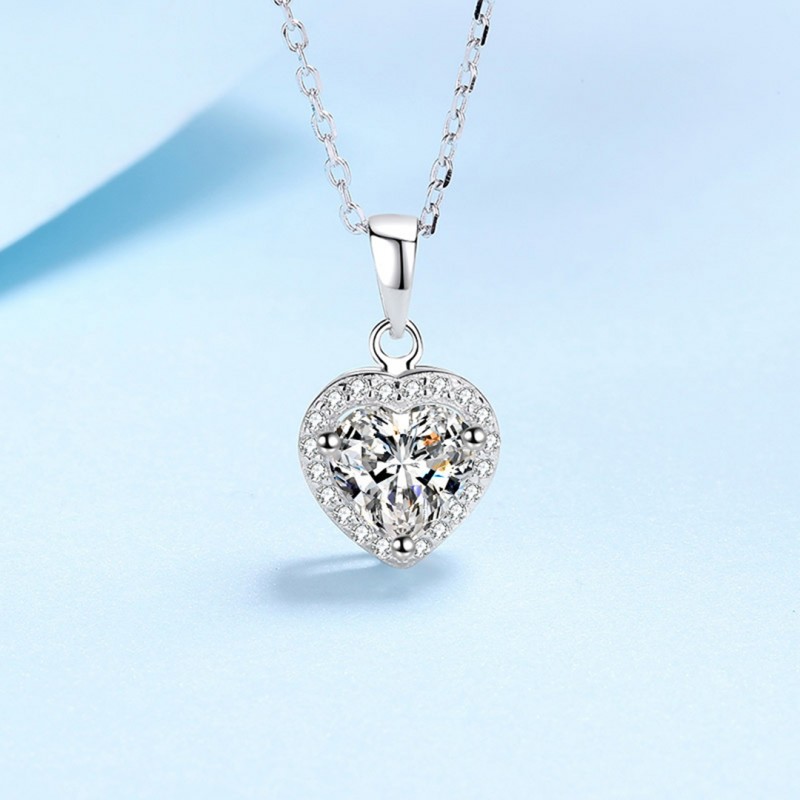 Heart-Shaped 1 Carat Mozambique Stone Pendant Necklace, Versatile