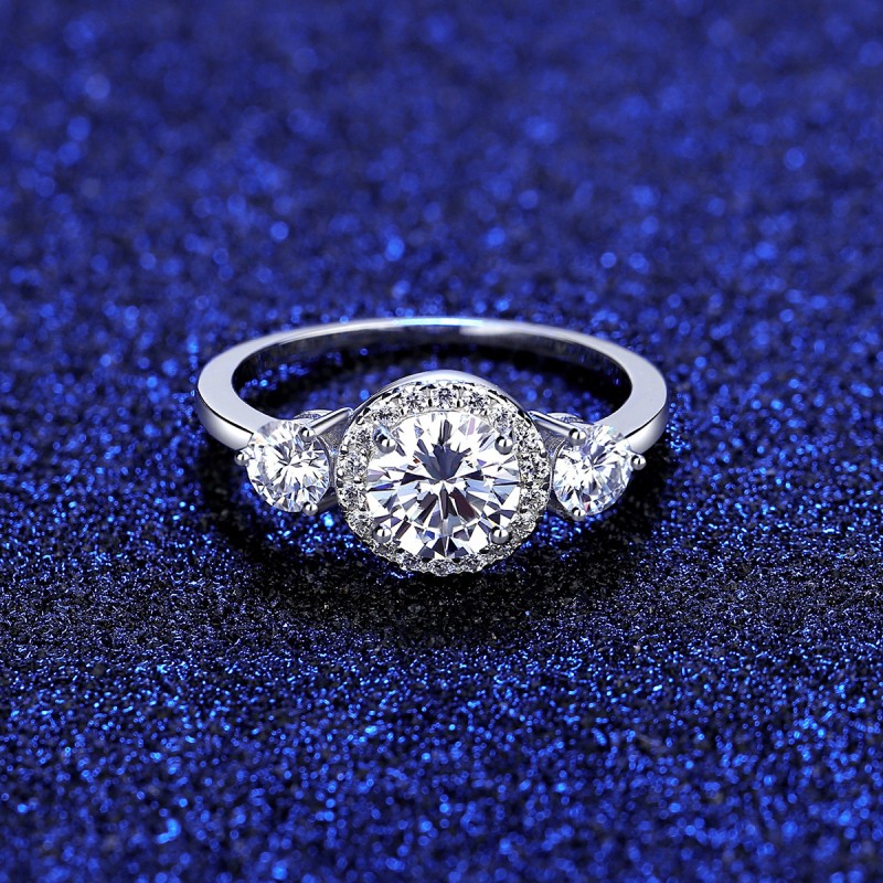 Moissanite Engagement Ring High-End