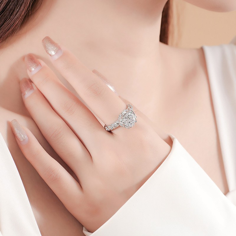 2 Carat Moissanite Ring High-end