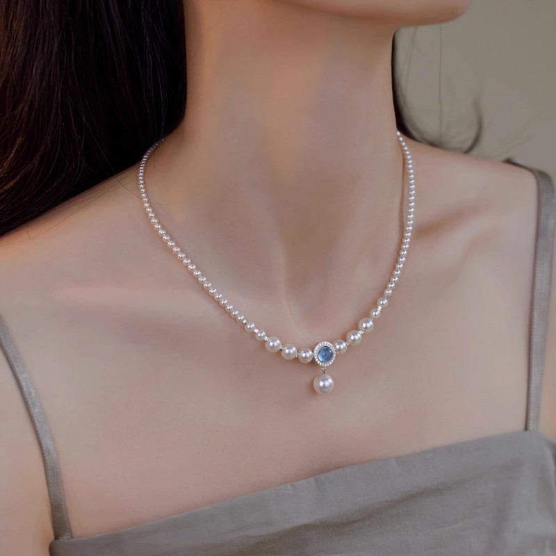 Natural Aquamarine Necklace with High-intensity Round Pearl