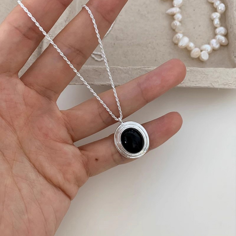 Oval Black Agate Necklace Geometric Design