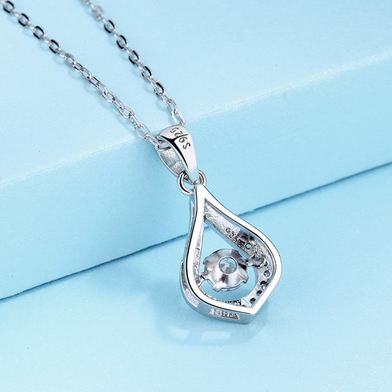 Fashion Micro-Inlaid Teardrop Pendant Versatile Collarbone Chain