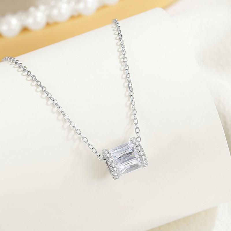 Cylinder Shape Diamond-Set Necklace