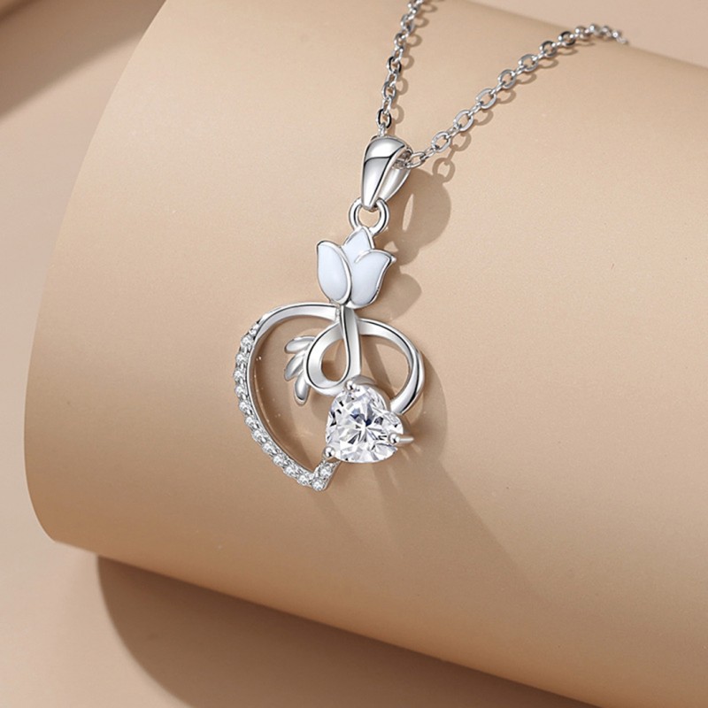 Tulip Heart-shaped Necklace Flower Set with Diamonds