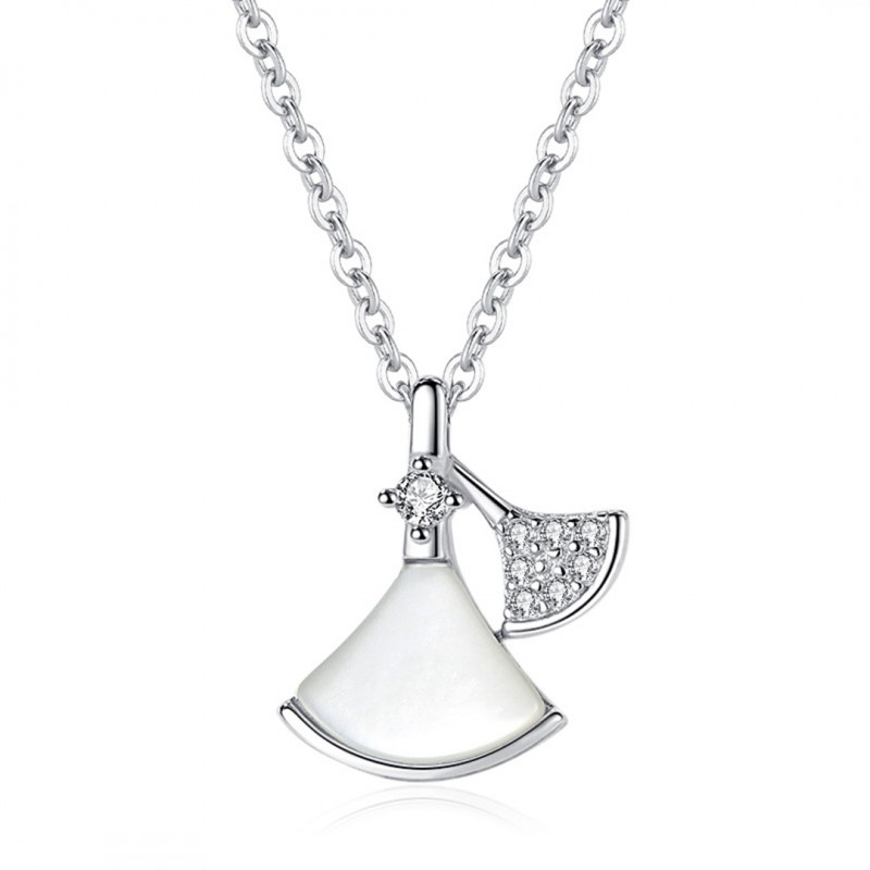 Fan-shaped Necklace with White Mother-of-pearl Inlay and Diamond