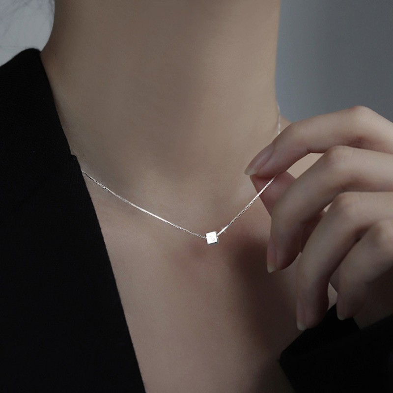 Elegant Geometric Cube Design Necklace