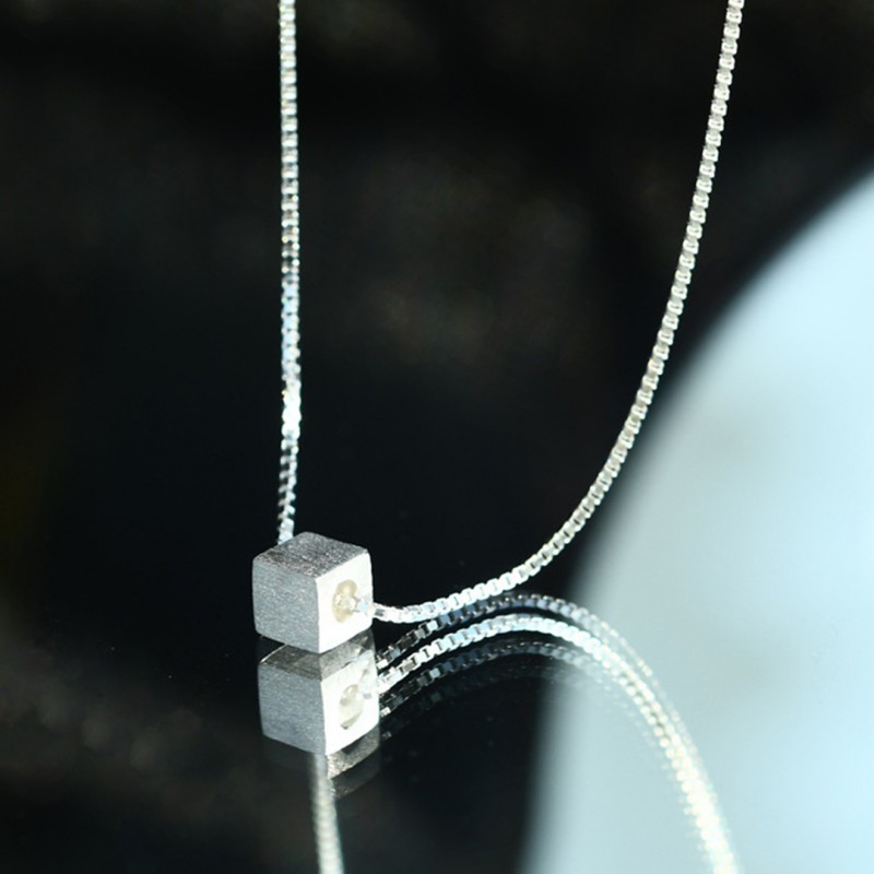 Elegant Geometric Cube Design Necklace