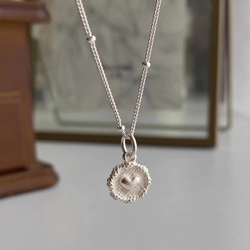 Small Round Tag Woven Lace Heart Necklace