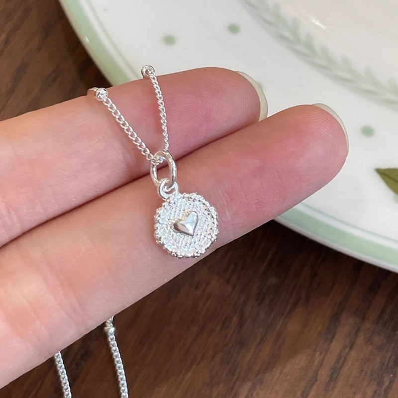 Small Round Tag Woven Lace Heart Necklace