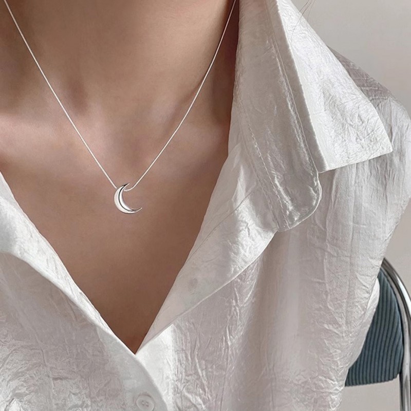 Moon Necklace, Niche Minimalist Design with Snake Bone Chain