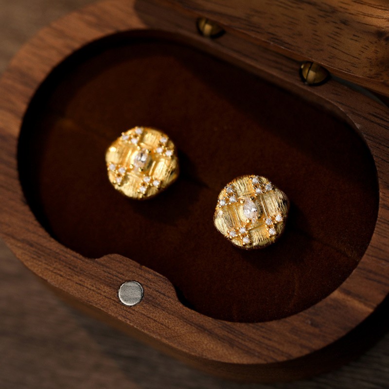 Niche Grid 3D Zircon Button Ear Studs