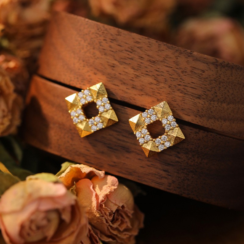 Gold-Plated Brushed Retro Cubic Zirconia Stud Earrings