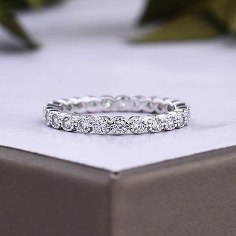 Round Cut Women's Wedding Band with High Carbon Diamond