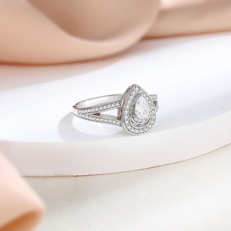 Cubic Zirconia Surrounding Waterdrop Shape Wedding Ring