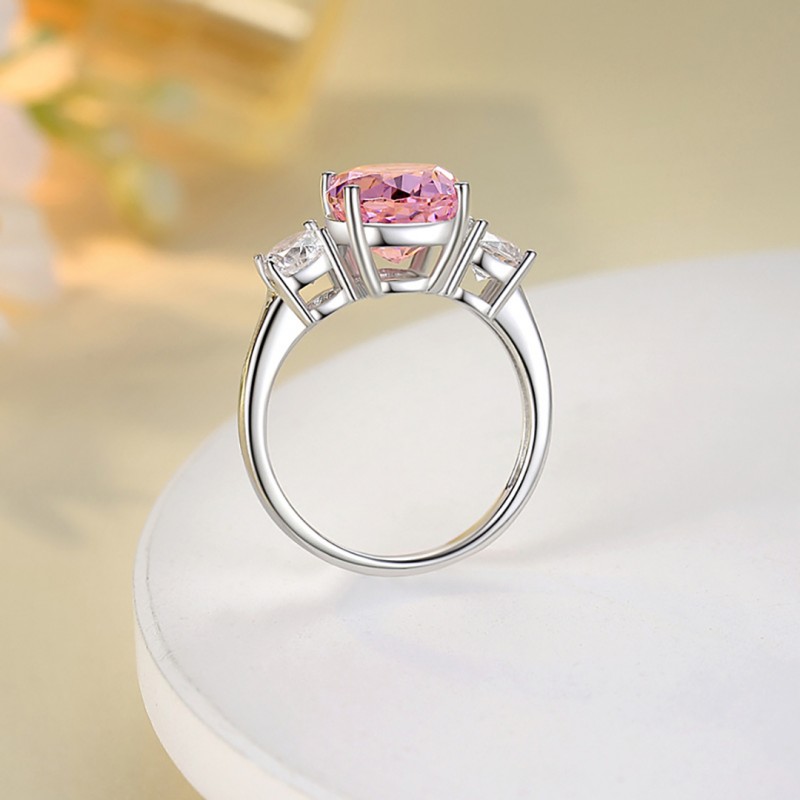 Ice Flower Cut Radiant Cut 8A Cubic Zirconia Wedding Ring